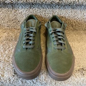 Men’s Vans Suede Low Army Green